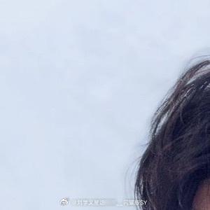 早安心语 早安！🌞新的一天，是生活送来的空白画布，愿你蘸着晨光画上：✨ 从容的