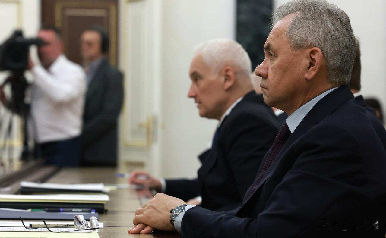 俄罗斯正对抗56个试图对其目标实施破坏行动的国家
 
俄罗斯联邦安全会议秘书谢尔