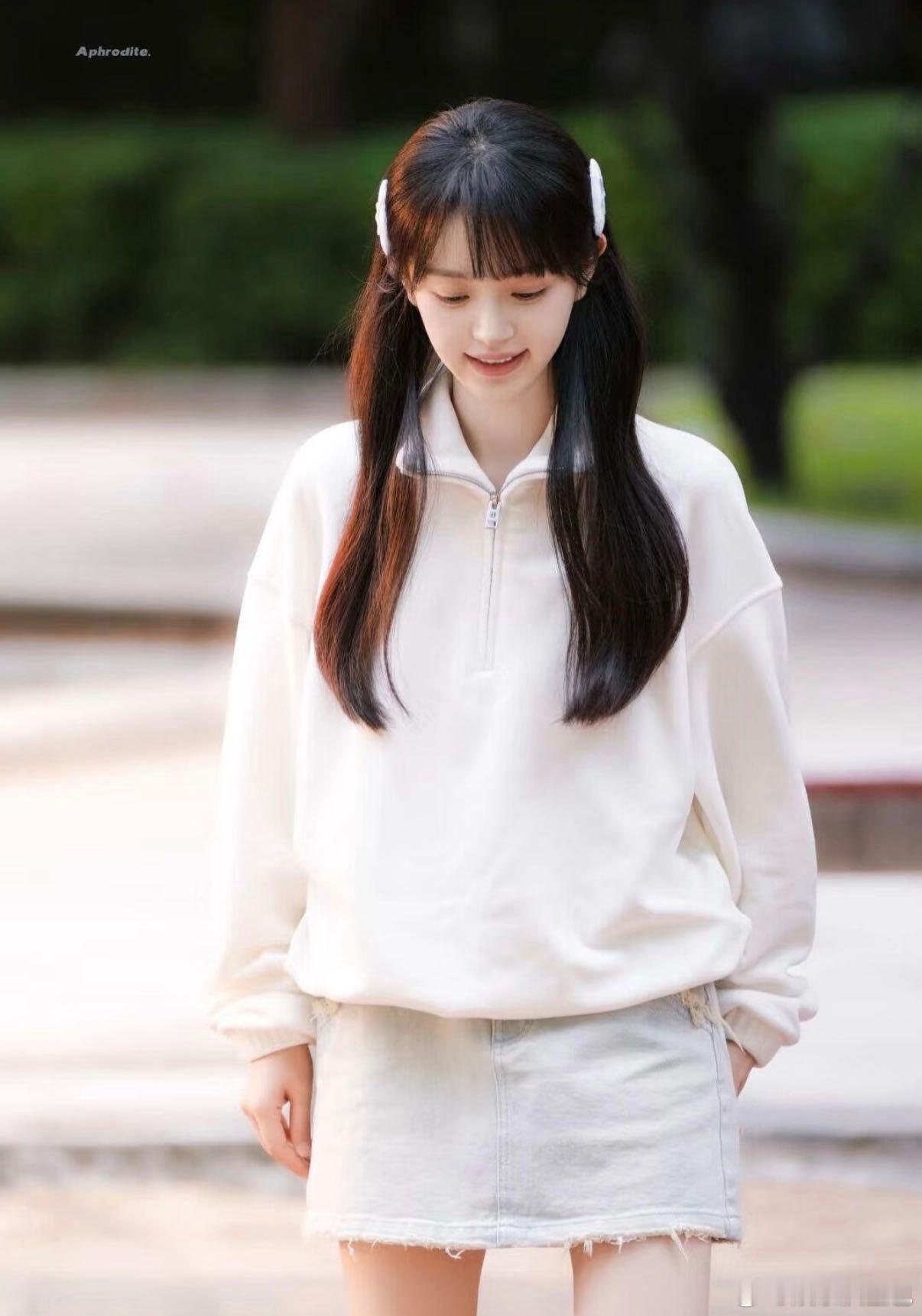 天才女友是田曦薇拿什么输 田曦薇的演绎让林知夏活了过来！路透里她棕色瞳孔的干净纯