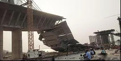 当地时间5月4日凌晨，印度比哈尔邦横跨恒河的维克拉姆希拉大桥突然垮塌。这座200
