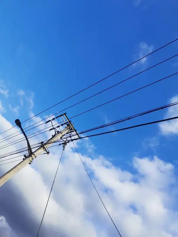 生活中离奇又真实的事还真不少。我有次去从化喝喜酒，和朋友在温泉酒店订房，原本在五