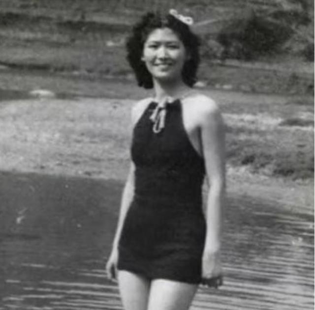 1914年，31岁的阎锡山，娶了14岁的小妾，洞房之夜，阎锡山对小妾说：“你躺下