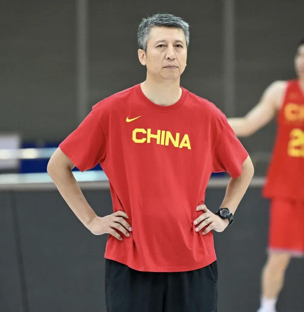 中国男篮 3 场连胜背后，有2大隐藏弱点，首先没有主力核心：3 场球看下来，无论