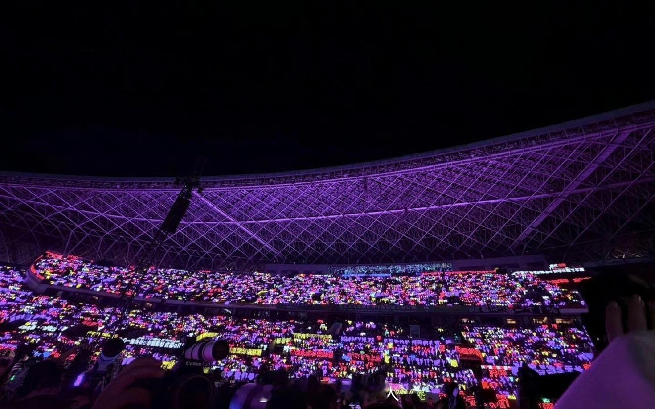 马嘉祺紫海 VS 宋亚轩青海 