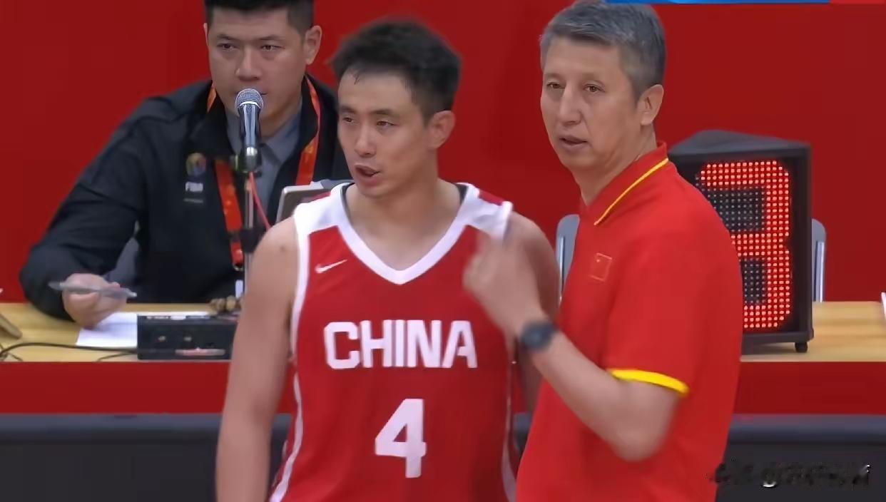 可以说：昨晚中国男篮能赢黎巴嫩跟这3个人是分不开的！
首先是：主教练郭士强！
郭