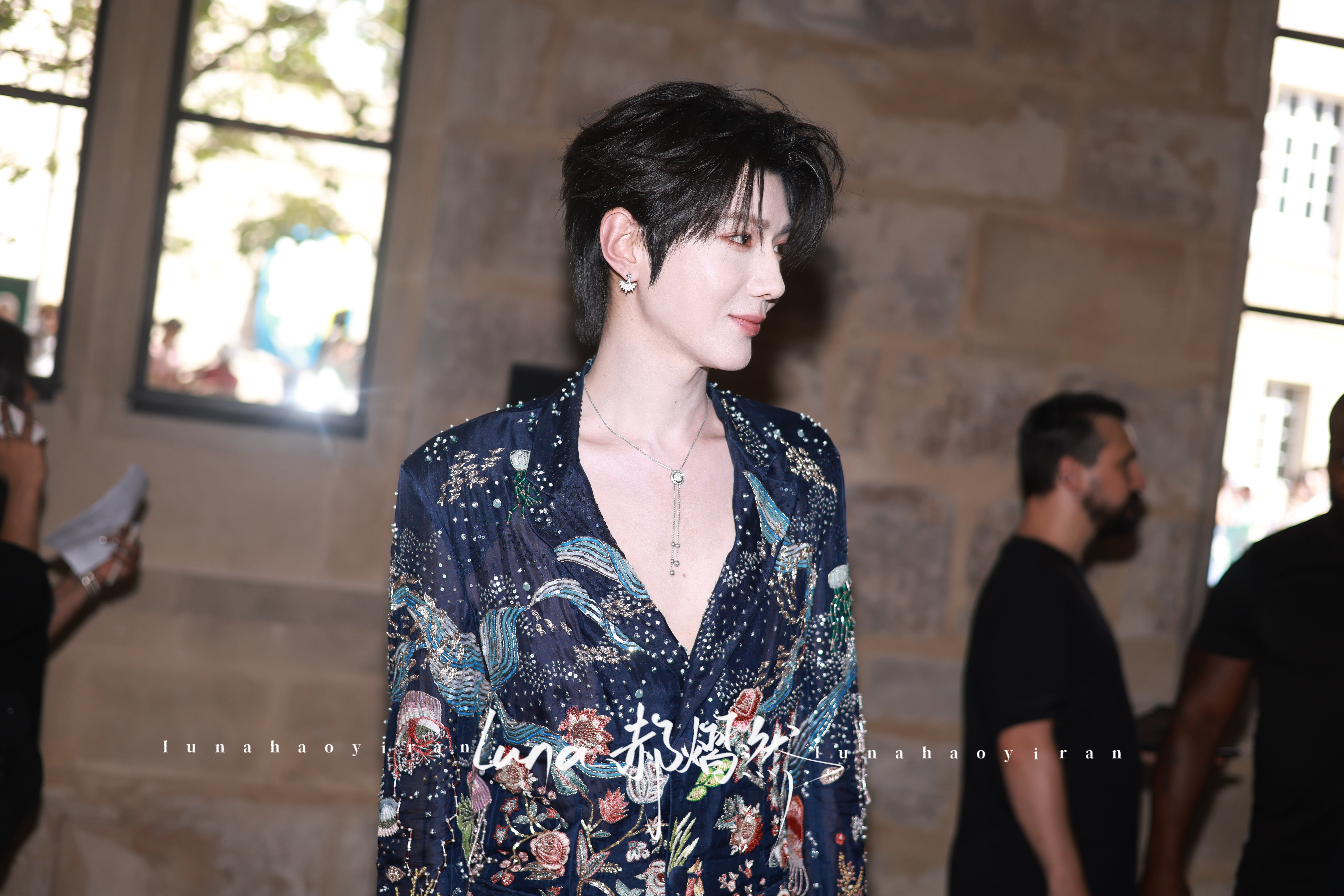 郝熠然巴黎高定周 纯生图  我连滤镜都没加 啊啊啊啊啊啊啊啊 