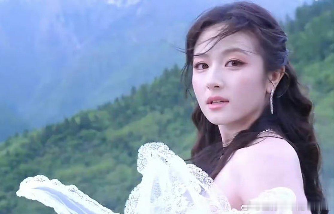 VOGUE红毯直播刘诗诗、赵露思、赵今麦、何与、夏之光、许凯、张康乐、孔雪儿、李