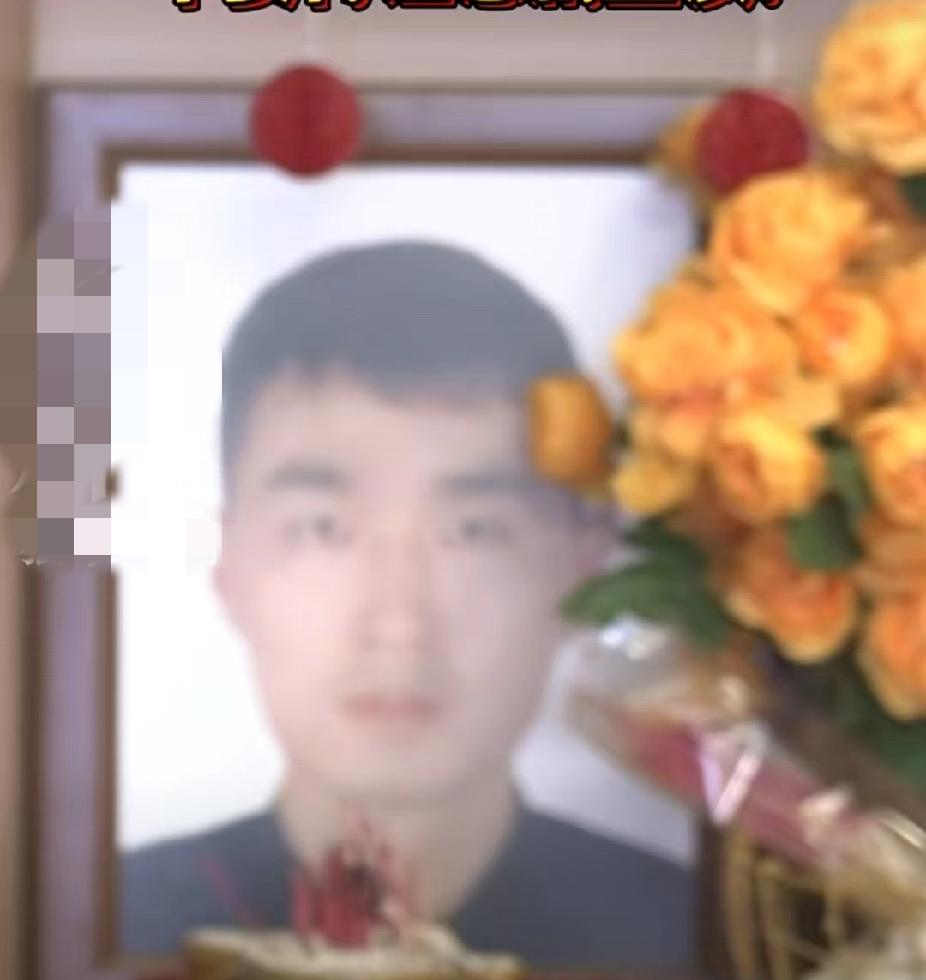 32岁程序员在家办公时猝死被人认定为工伤，妻子和妹妹的话引发人深思！妹妹：“我们