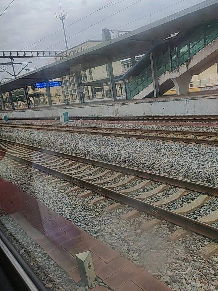 大明湖火车站什么时候能安上电梯？
济南这个城市哪里都好，大明湖，趵突泉，千佛山，