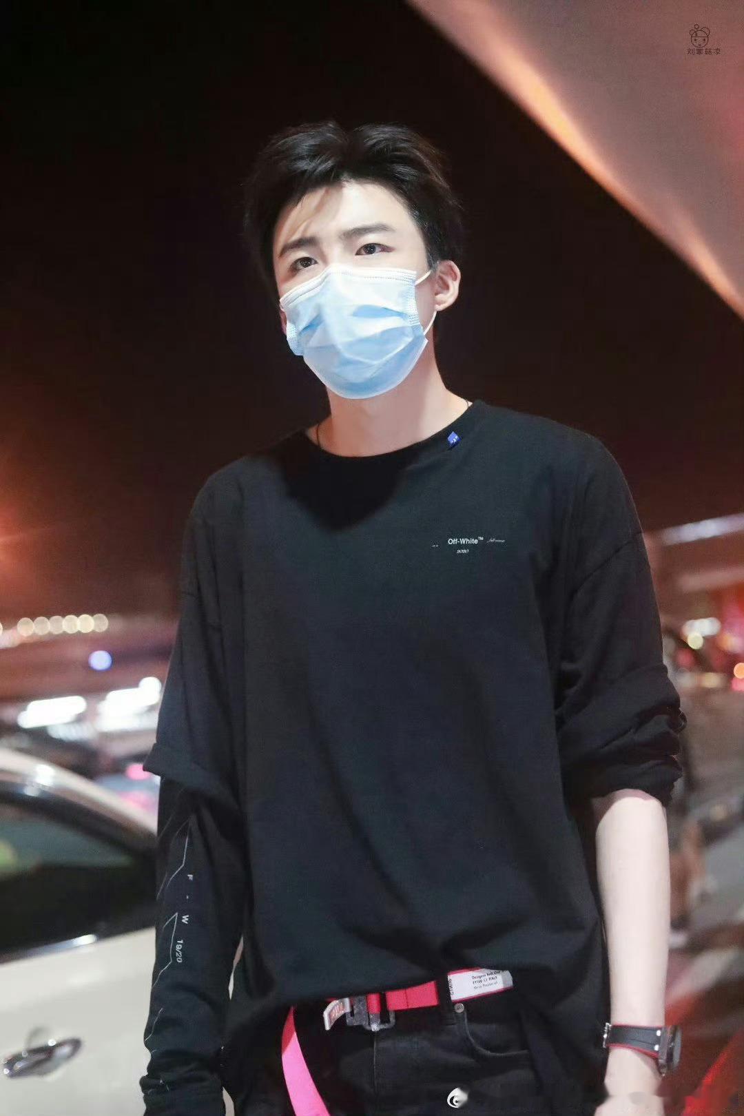 摩登兄弟[超话] 清清爽爽大帅哥！​​​