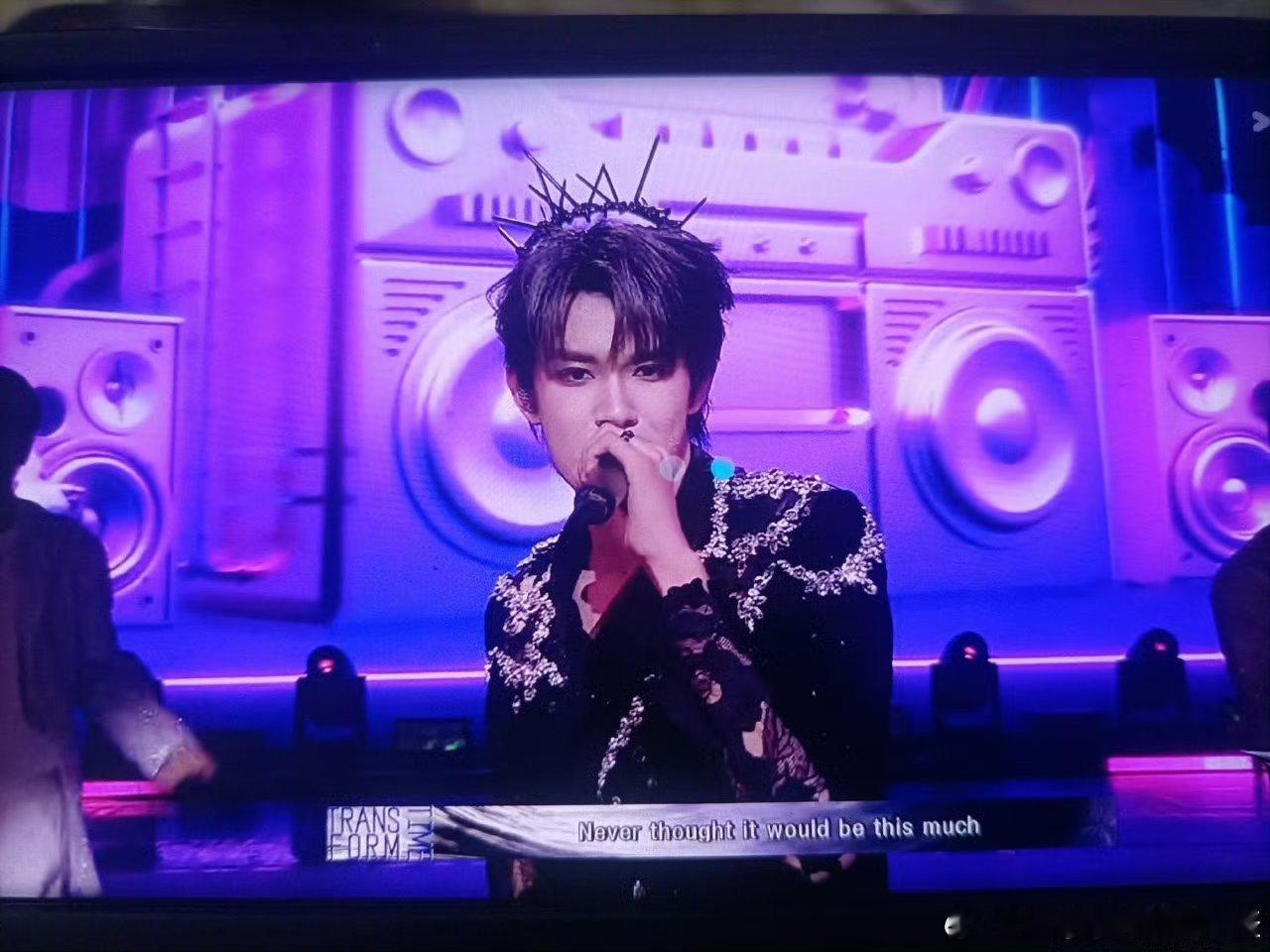 张极solo舞台到时说爱我 张极这个solo舞台选得太对了，到时说爱我这首歌很适