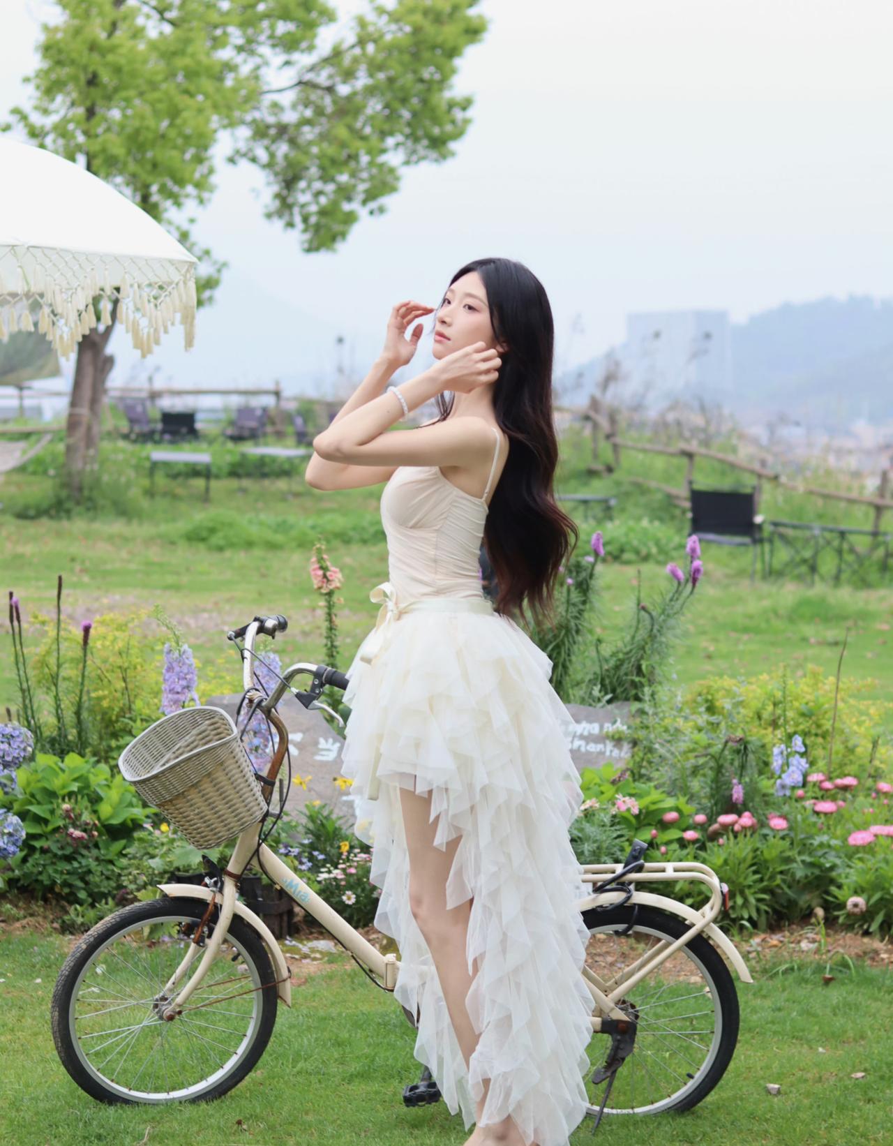 花漾时刻，一半是烟火，一半是诗意，这便是生活最美的模样。