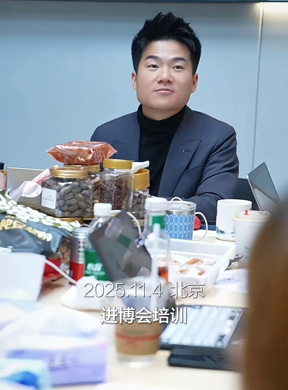 谁能想到，纵横商场30年的俞敏洪，两次“二选一”都选成了遗憾？当年逼走亲戚立规矩