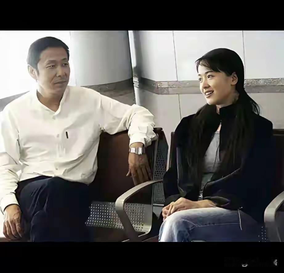 陈道明年轻的时候，是很有男子汉的魄力的，人特别的稳重，演技也特别的好，是个不可多