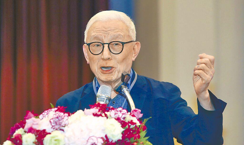 台独顽固分子要跳船？
湾湾的曹兴诚又开始作妖了。继去年两次罢免惨败后，此贼玩起了