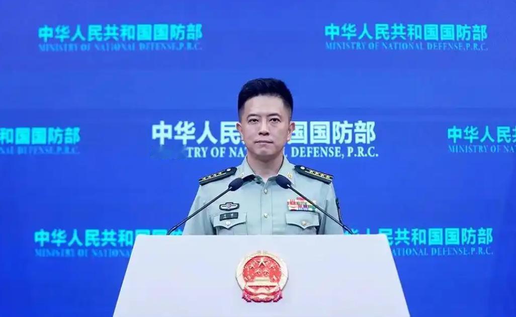 国防部直接撂下重话：仁爱礁那艘非法坐滩的破舰，菲律宾再不主动拖走，我们就自己动手