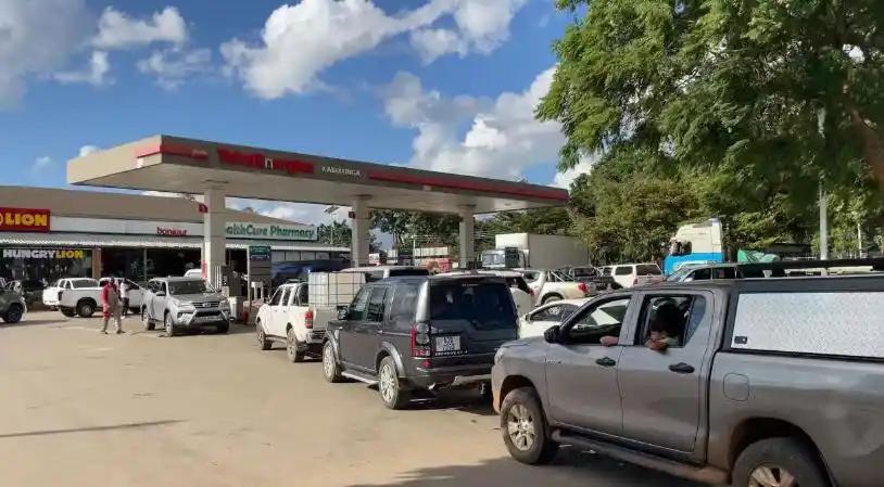 非洲赞比亚彻底慌了！3月31日政府直接宣布，全国燃油供应进入紧急状态，简单说就是