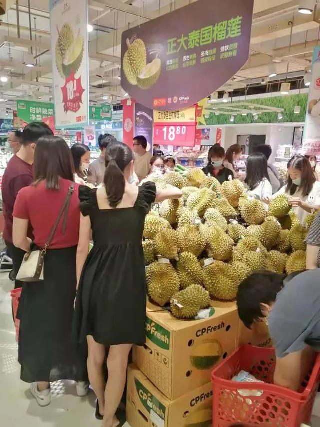 浙江一女子因一个榴莲，孕9个月的孩子没了，家也没了，孕妇想吃榴莲，于是自己去超市
