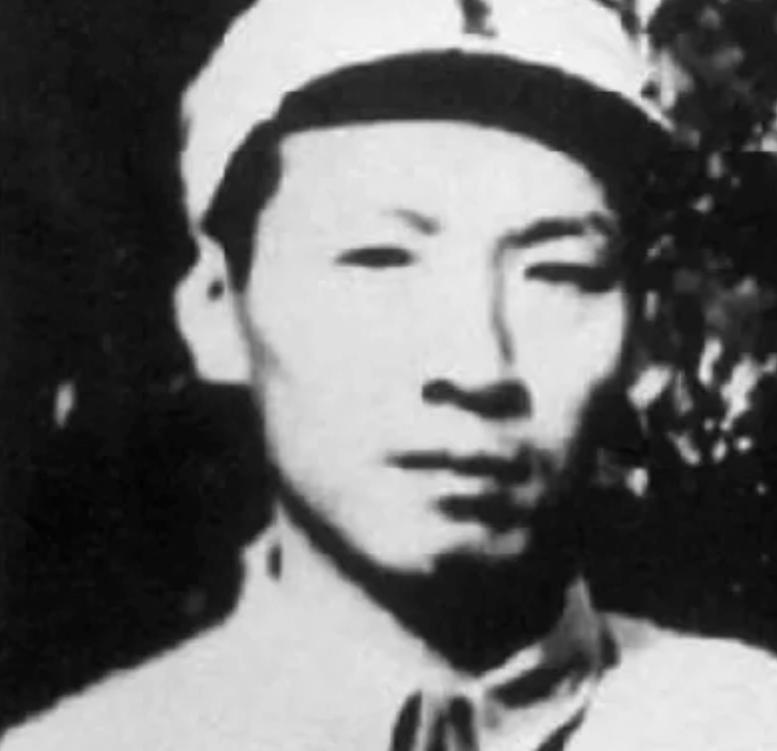 1949年，上海，公安局副局长杨帆，盯着投诚的金家让，突然发问：“金站长，你敢去