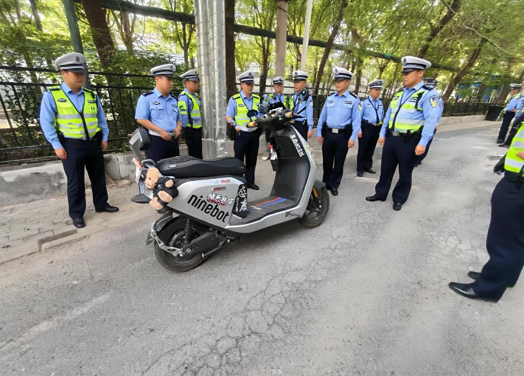 广州电动车被扣别慌！教你取车不踩坑、少花冤枉钱

最近广州查电动车越来越严，很多