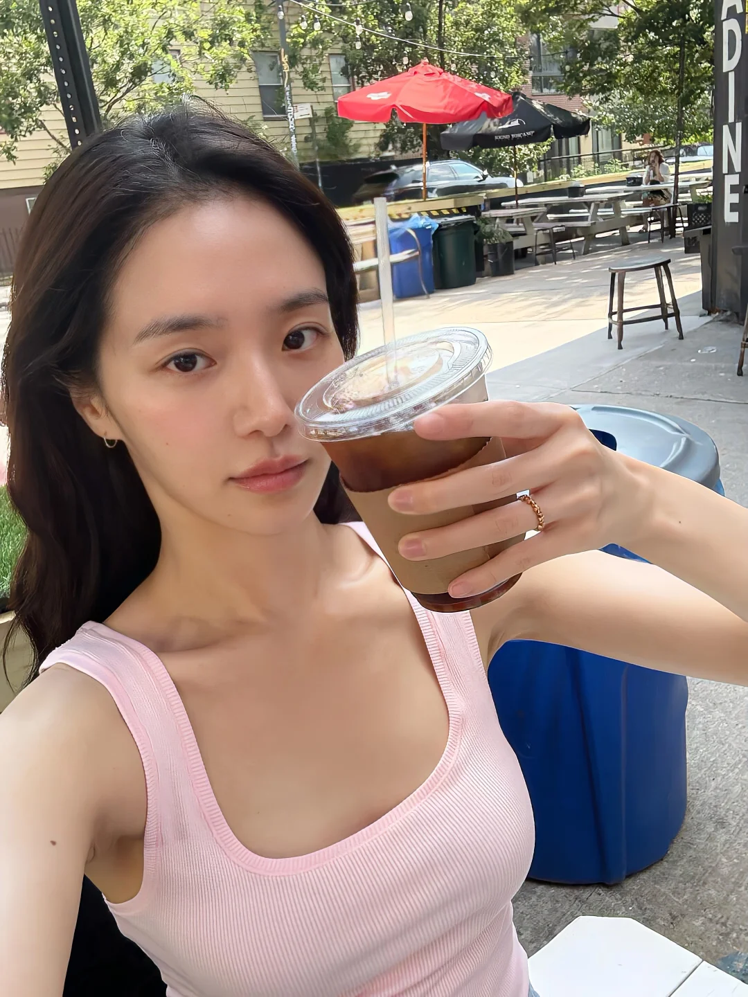 朴珪瑛｜存一些敲适合i人的吃饭拍照pose～