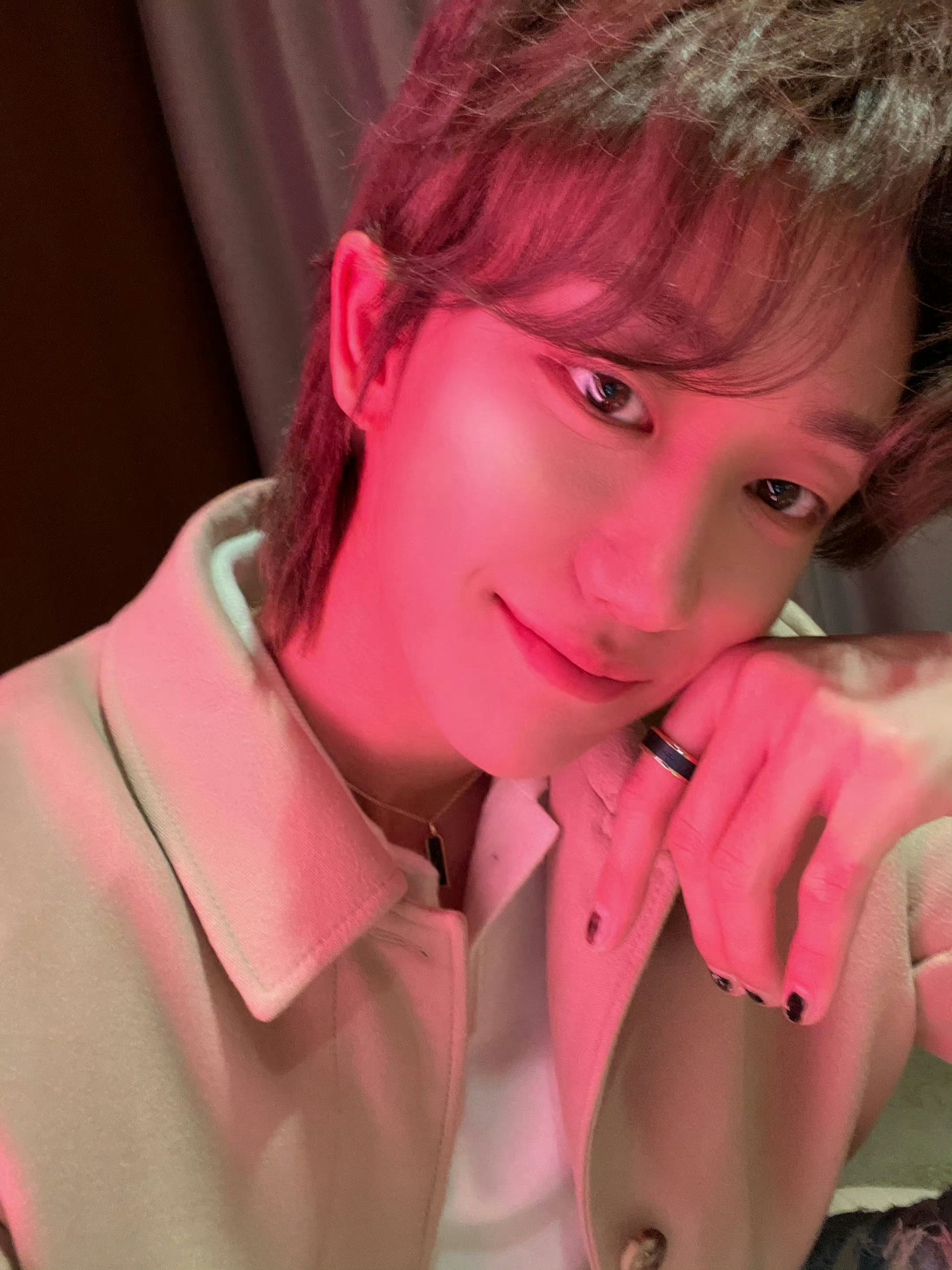 “现实永远比我们想象中困难得多；我们也比想象中要更强大；当你们累了、疲惫的时候，