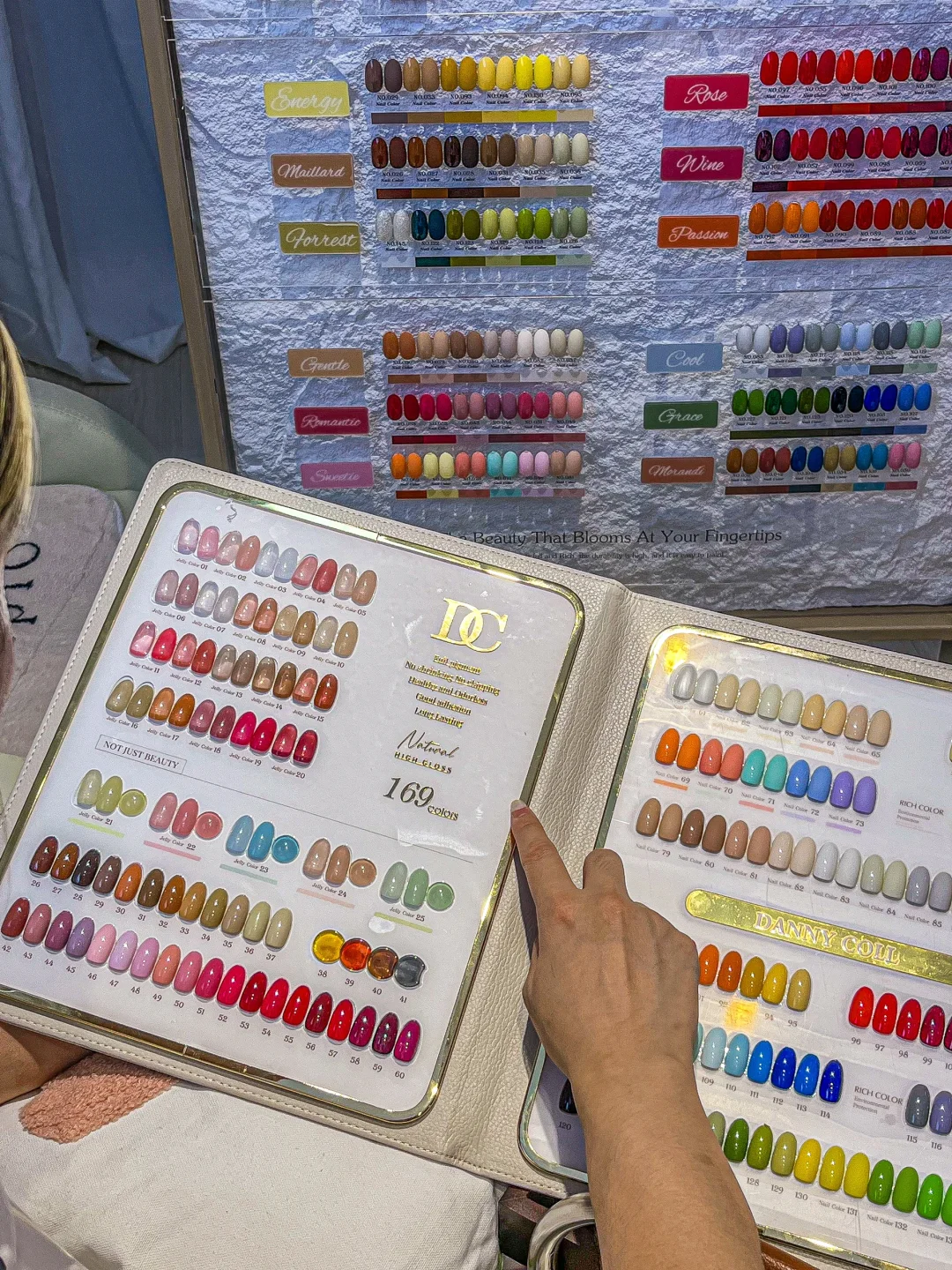 在深圳上梅林！这家美甲工作室ju多人！