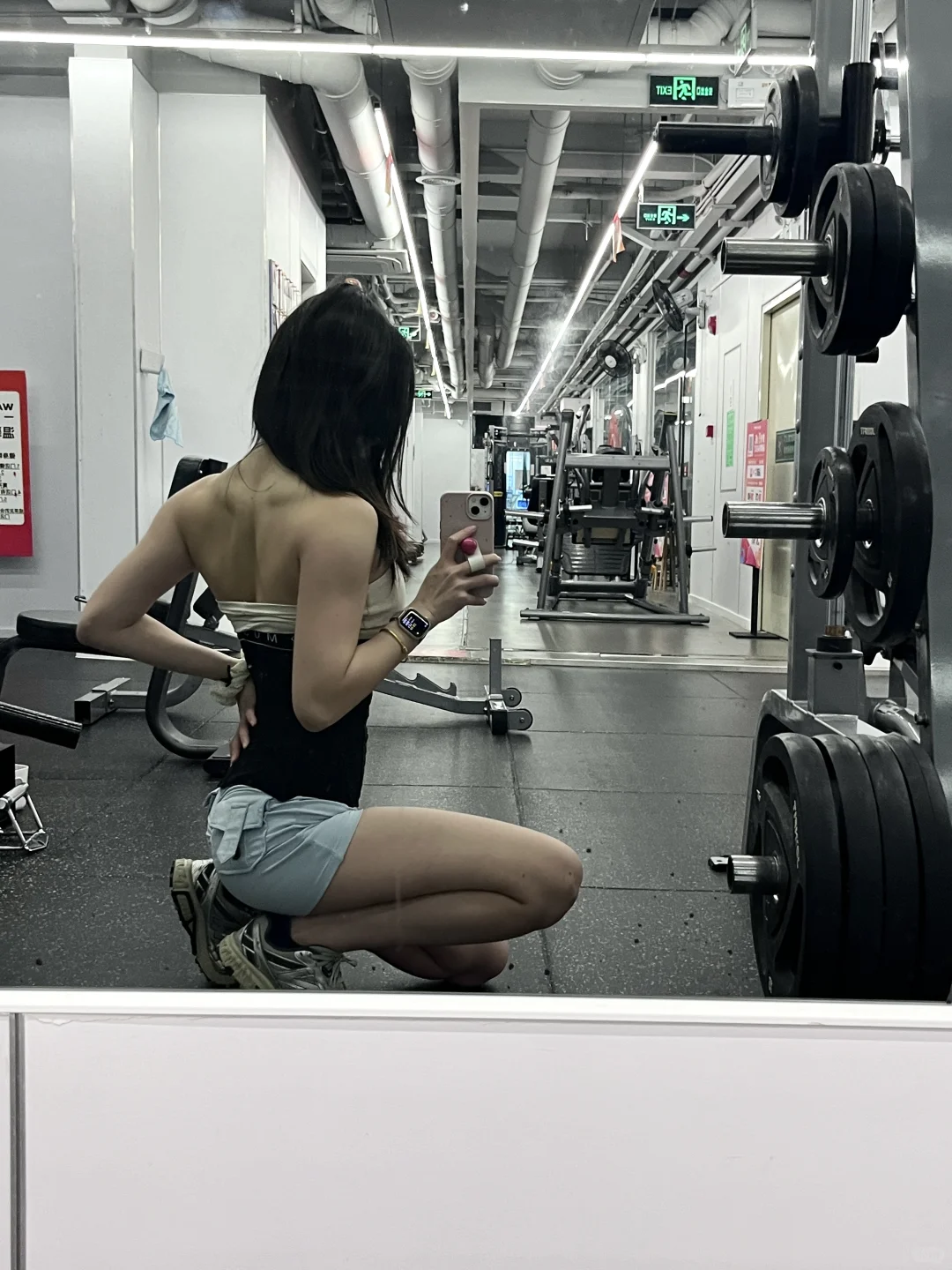 健身不练背，__________