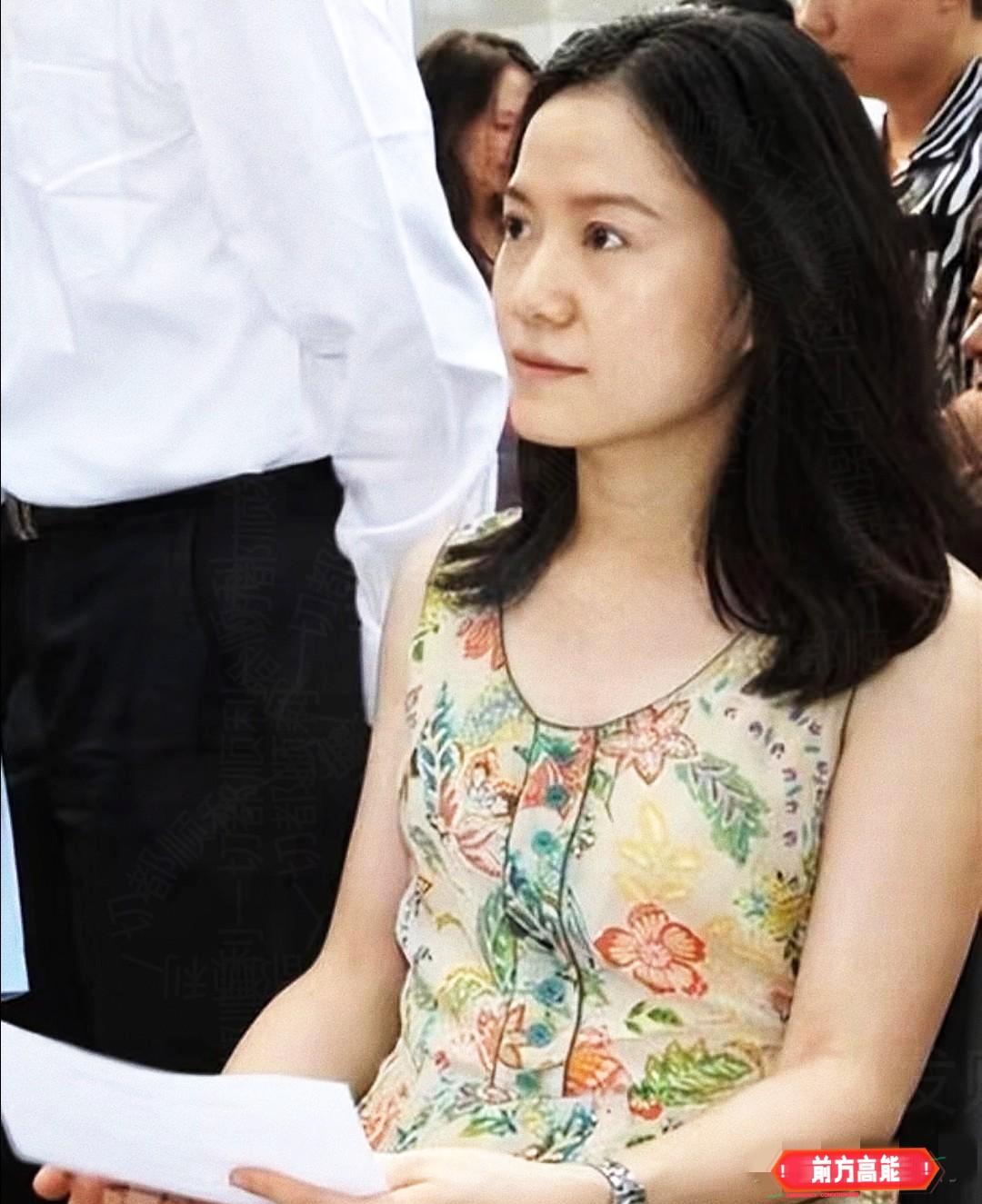 2025年11月
剑桥大学丘吉尔学院向翁帆
发出访问学者邀请“期限为两年”
并提