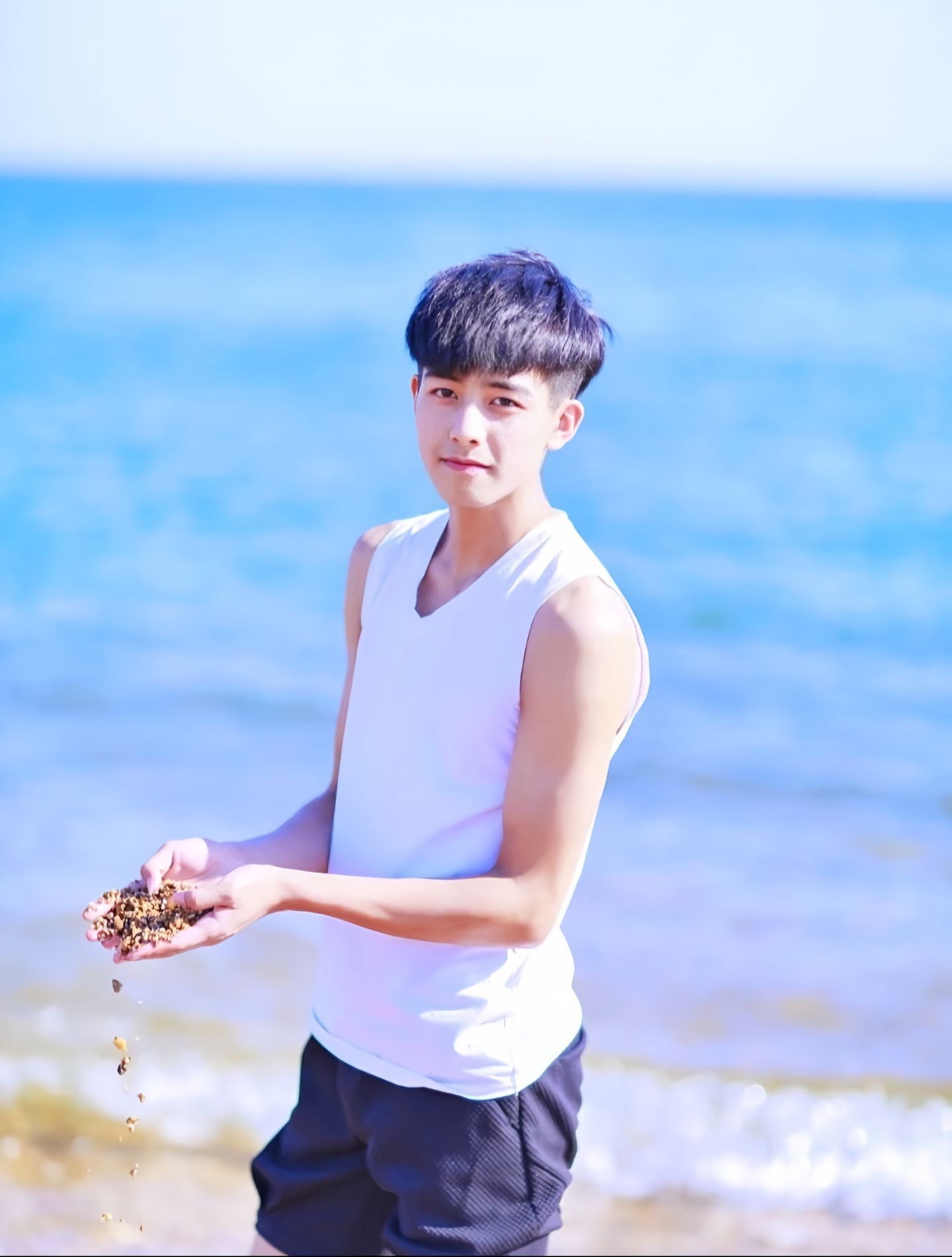 考古的风吹到了宋威龙宋威龙小动物合照考古的风吹到了宋威龙，宋威龙小动物合照满温柔