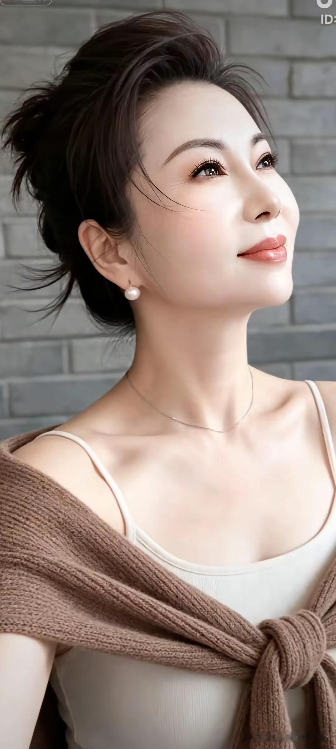 女人为什么年龄越大越有魅力?
岁月沉淀的魅力

常有人说青春是美的代名词，然而，