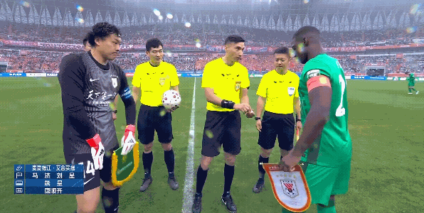 今天山东泰山和北京国安的比赛主裁判买买提江吹罚的还算不错，对于双方吹罚都是比较公