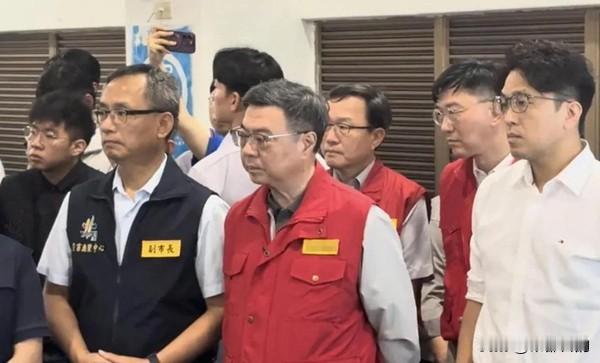 复盘7·9内湖勘灾风波！台风防灾大事，硬生生变成民进党造势秀
 
台风巴威已经离