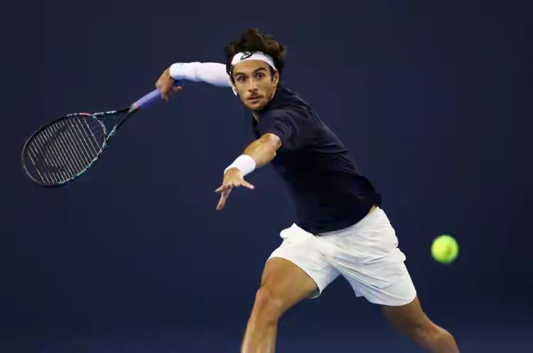 体育德约科维奇晋级澳网男单四强数据显示，穆塞蒂是公开赛年代大满贯历史上首位在1/