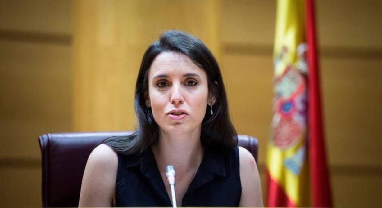 西班牙欧洲议会议员艾琳·蒙特罗：

“特朗普正在用核战争威胁世界。”

“而所有