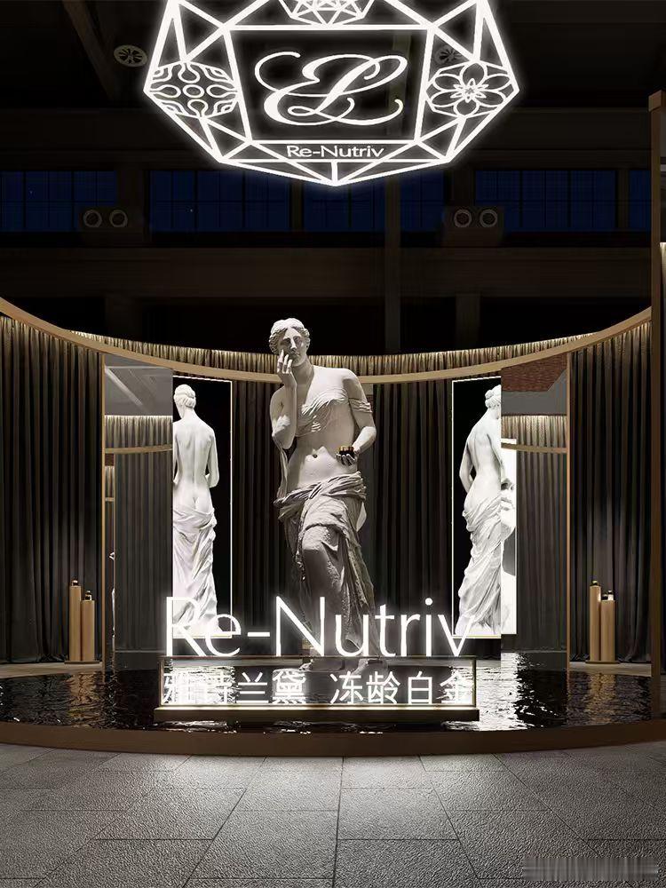  舒淇朱一龙众神归位从展厅出来天都黑了，脑子还在回放三尊女神：雅典娜看穿衰老的根