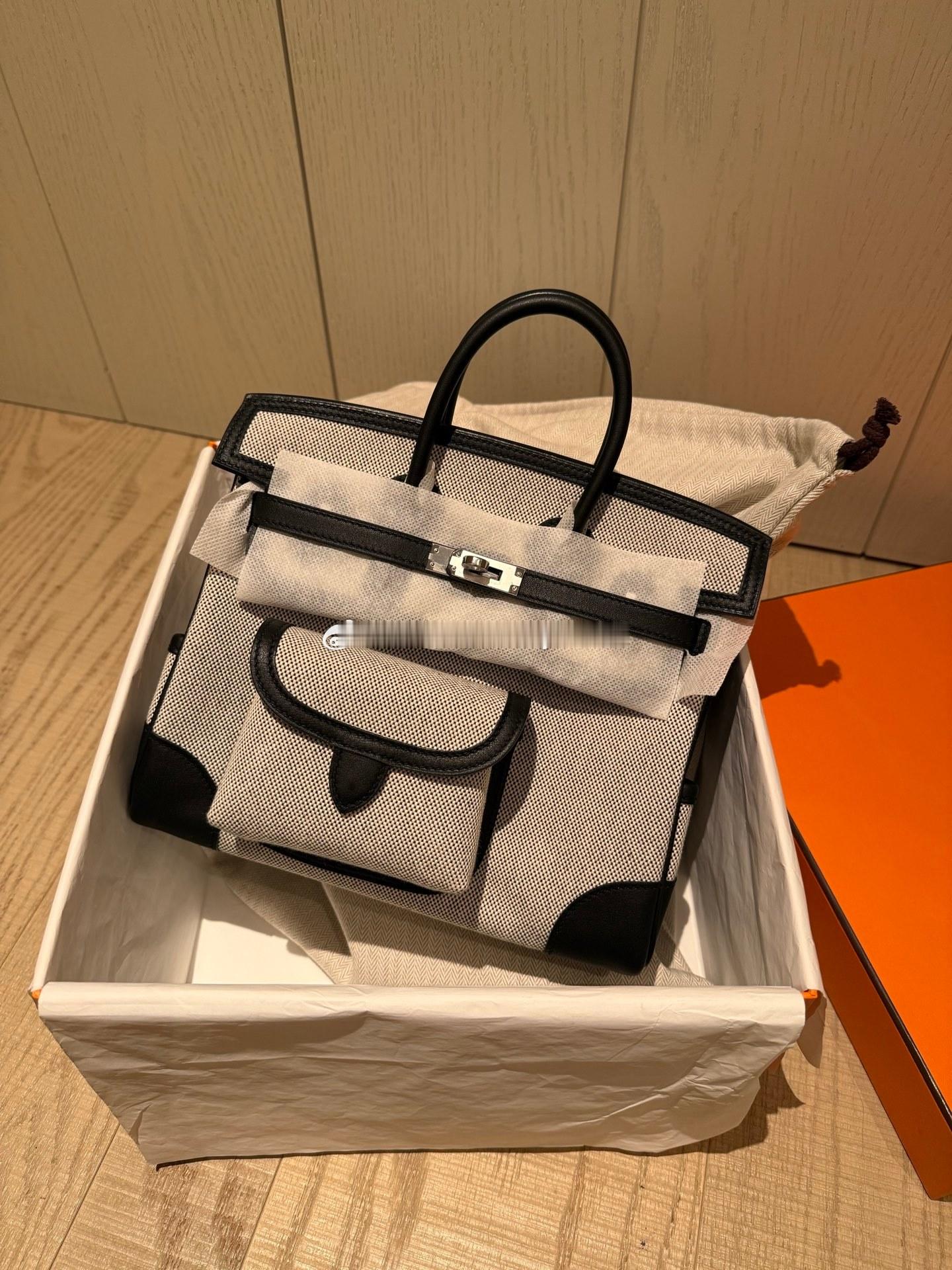 比黑银Cargo更为惊艳的来了🖤熊猫🐼配色真的松弛到极点 