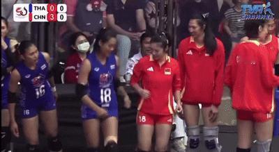 中泰友谊赛，阿耶查拉蓬和王梦洁场下互动2025女排世锦赛排坛动态 ​​​