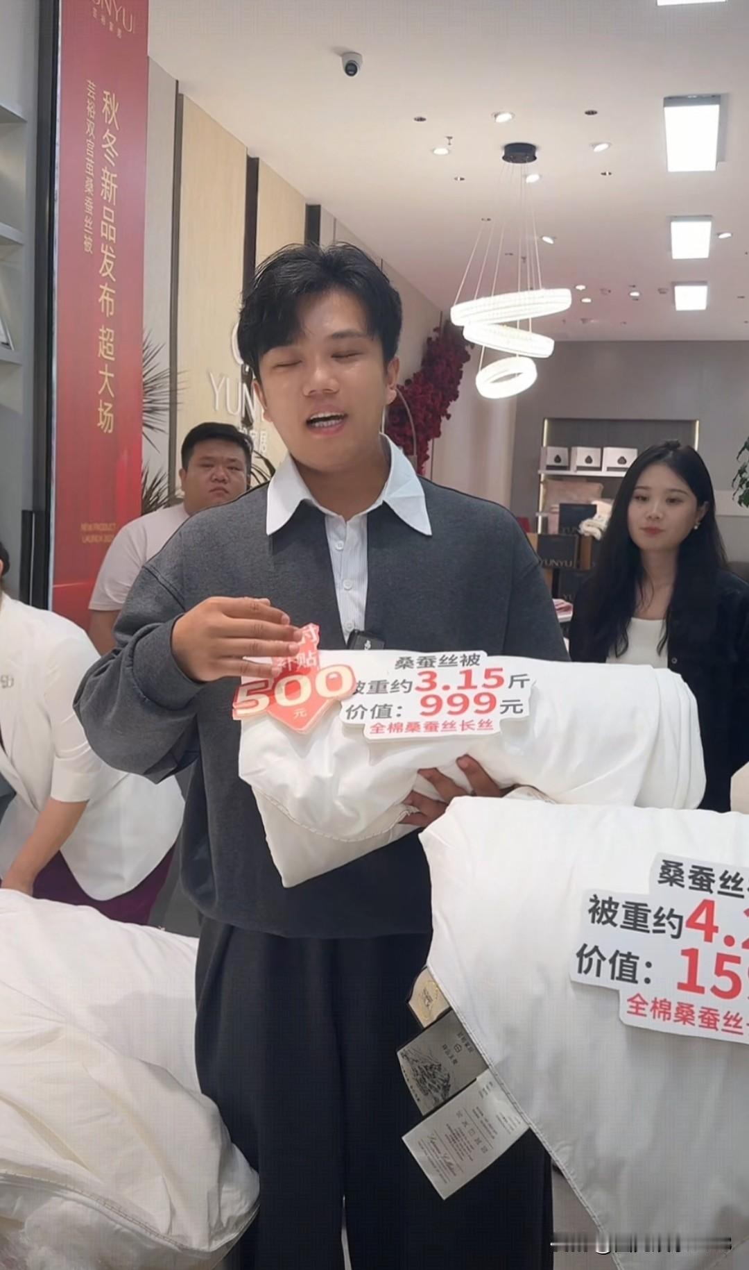 解清帅和王正在教师节领证了。今天9月15号一大早就看到解清帅，还有妹妹以及王正正