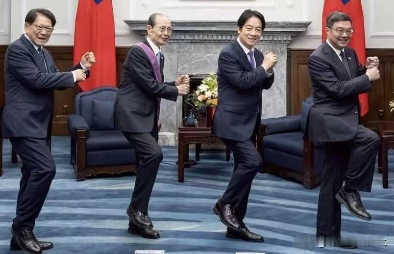 真别说，赖独还“善舞”？

媒体上看到一幅图片，赖独之流居然与日本过气棒球明星共