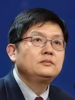 中方曾呼吁谨慎前往日本，然而复旦大学的冯玮却高调推荐中国学生去日本，并把这种与中