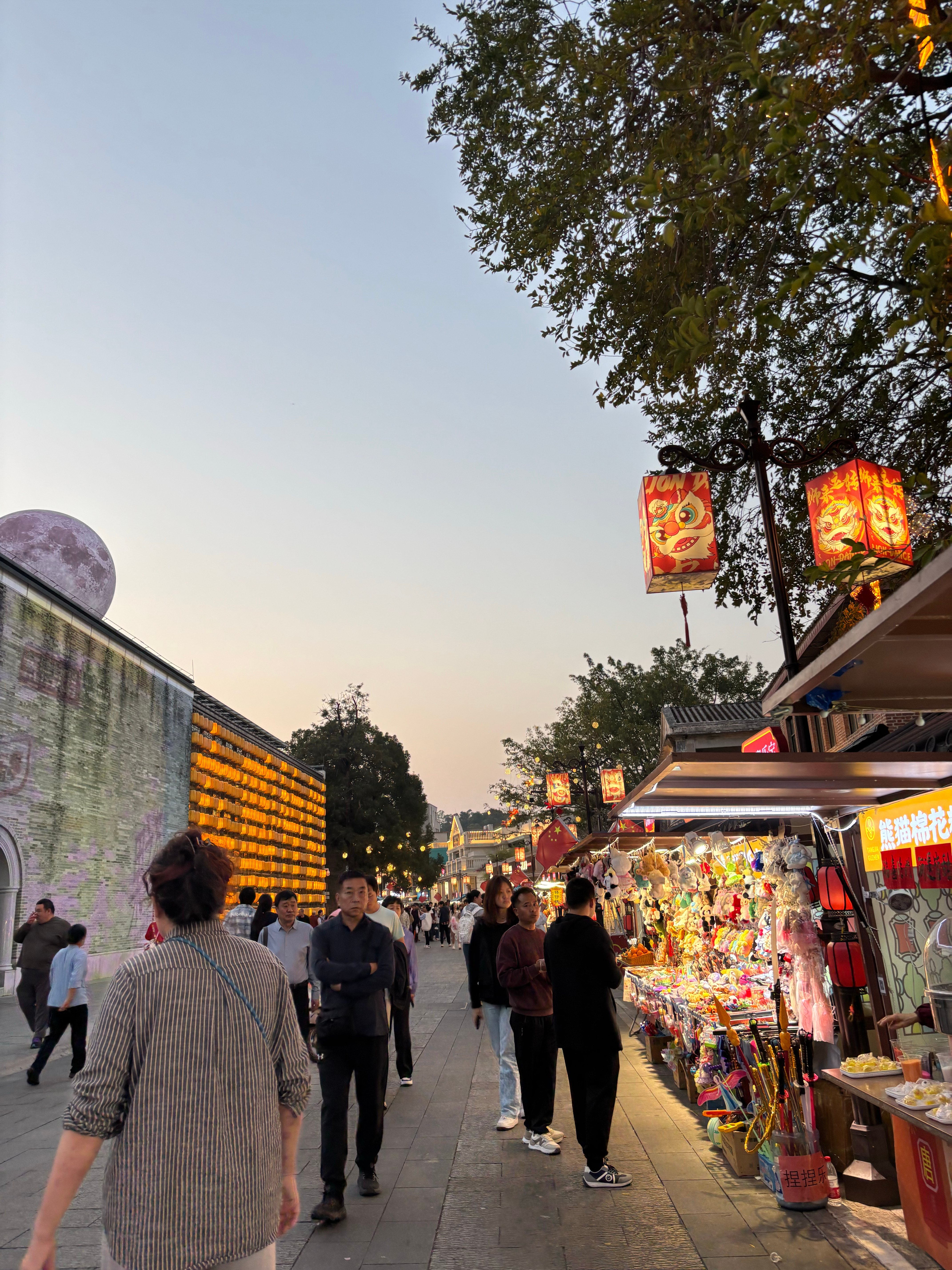 过年果然什么都涨价了呀，骑共享单车也涨了平常只要2块钱就可以到达的地方，现在要加