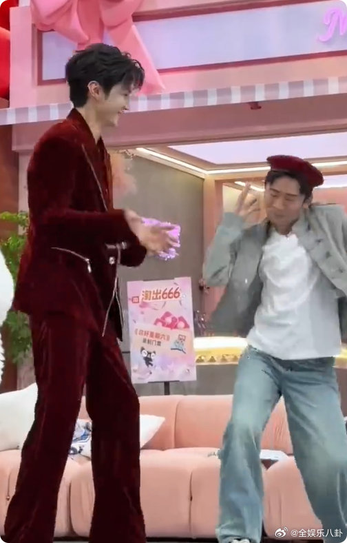 陈哲远跳舞像老实人豁出去了红丝绒现场的依赖摇也太好看了！各个机位都想循环播放，陈