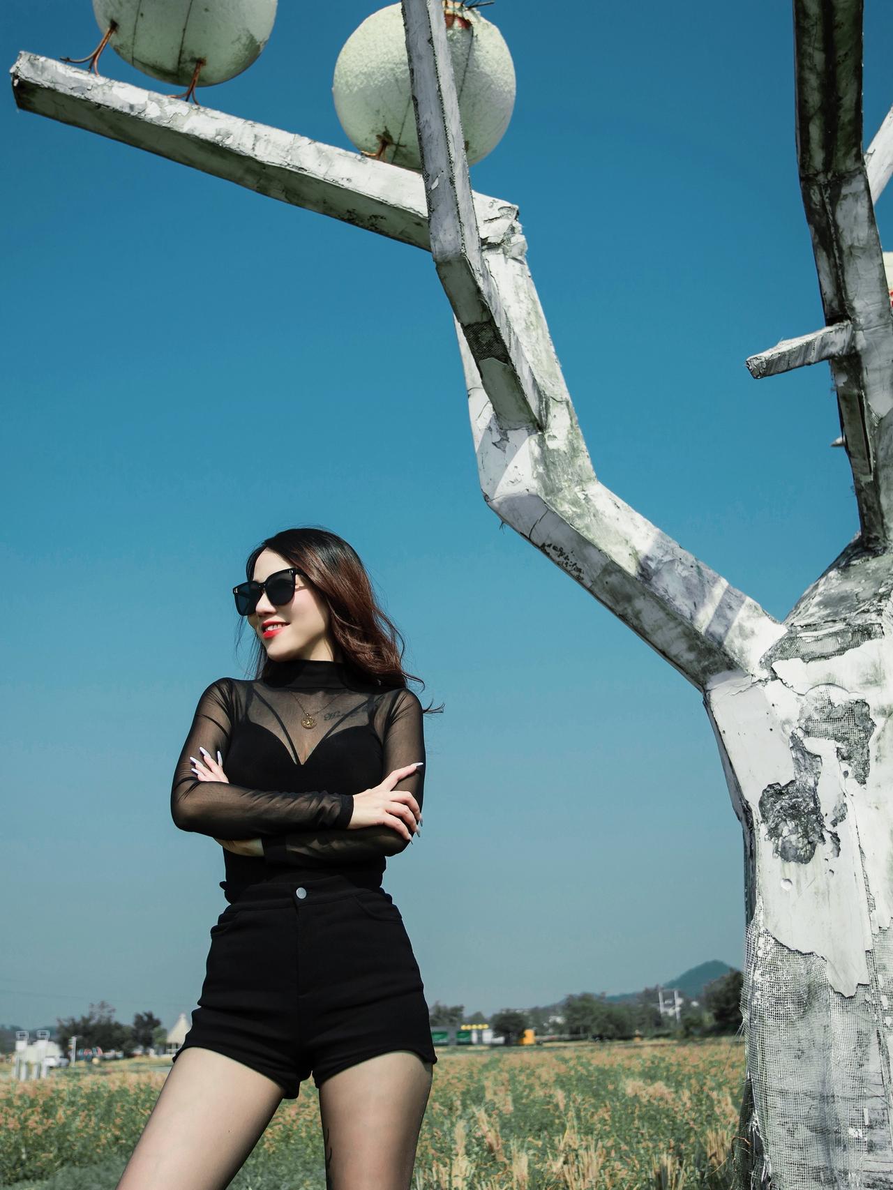 有些人看不惯你，却一直在模仿你，模仿你用的东西，模仿你的风格、衣品、什么都想和你