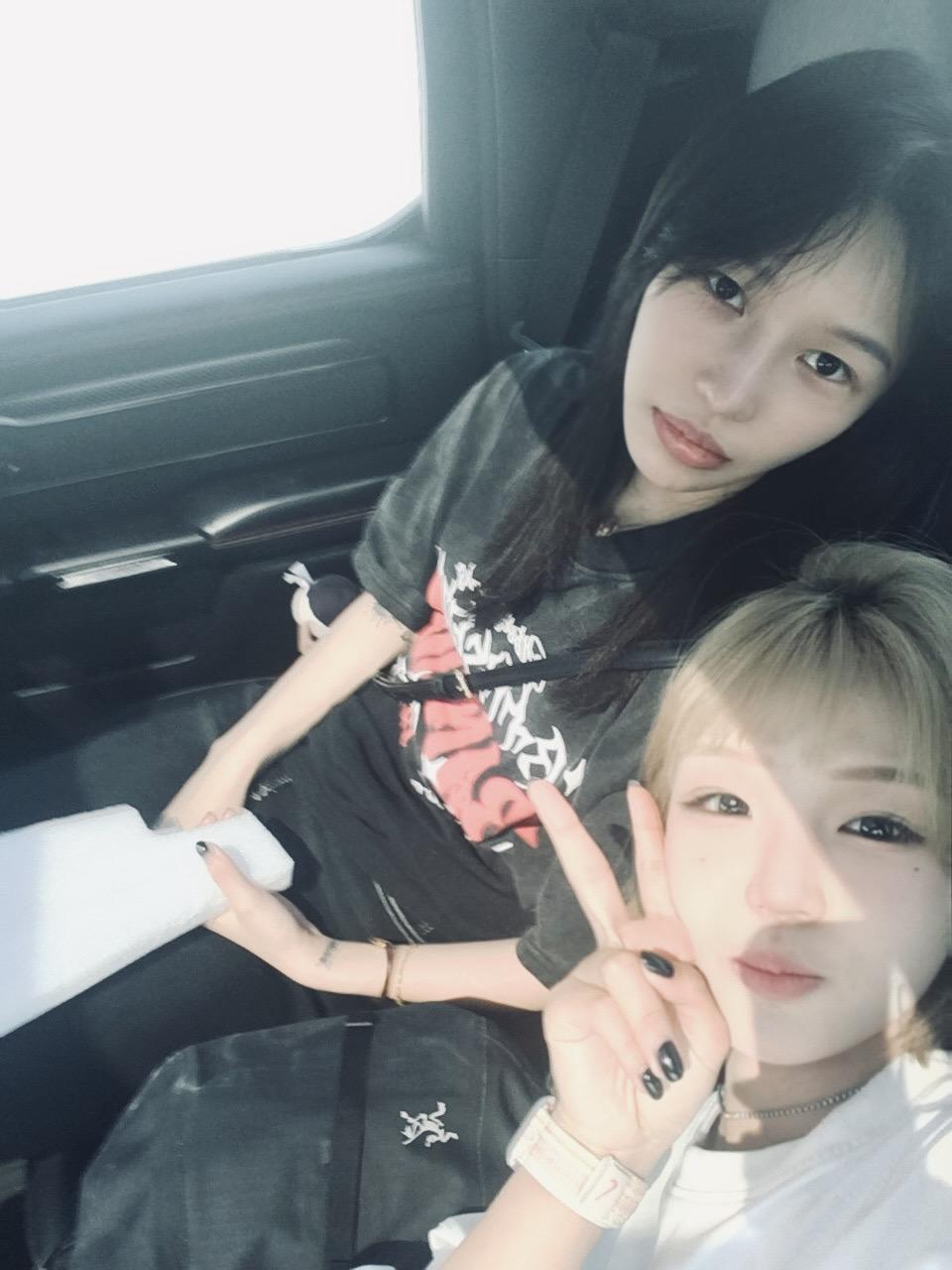 给我们兄弟两人拍张照片