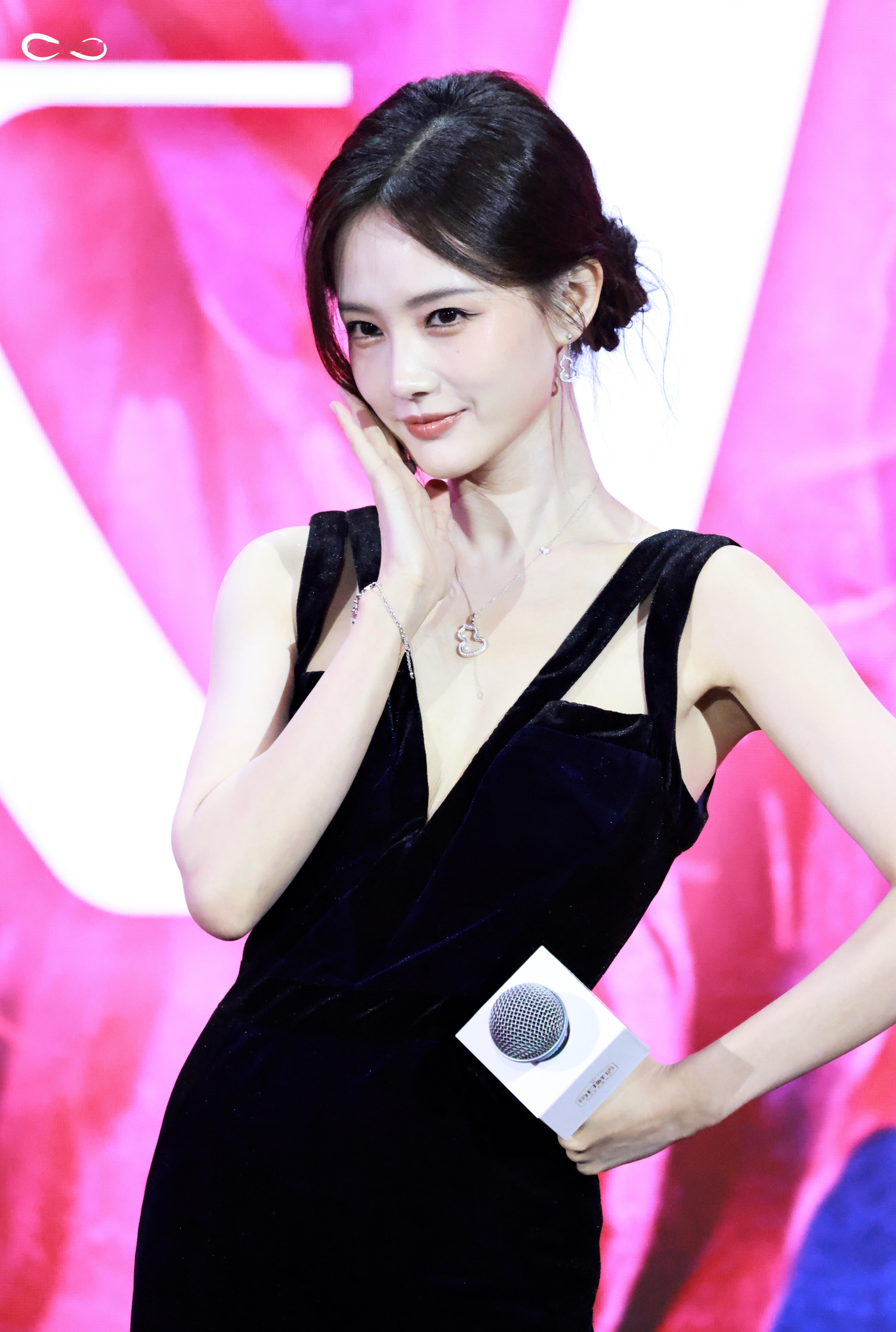 李一桐 快点打车回家我报销李一桐晚安