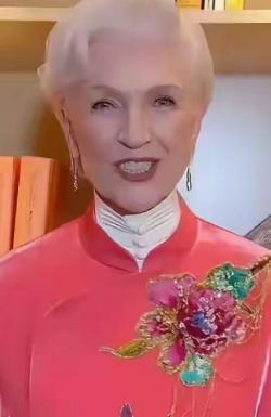 突发！世界首富马斯克的母亲梅耶，在社交媒体上公然表态：中国在公路、隧道、建筑、基