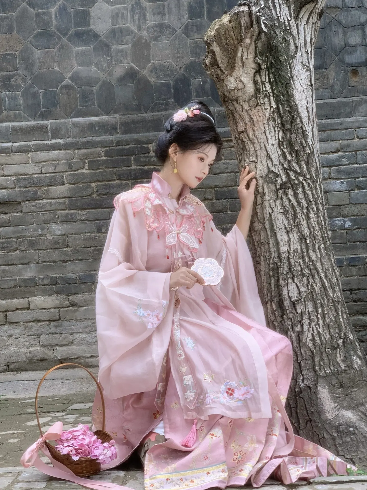 “遇见你的眉眼 如清风明月”