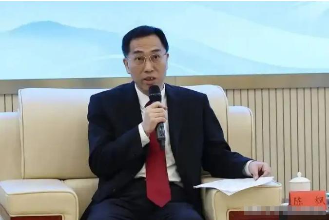 未经证实的消息，法学界权威陈枫老师，可能捅“马蜂窝”了，他提议对来华留学生，实行