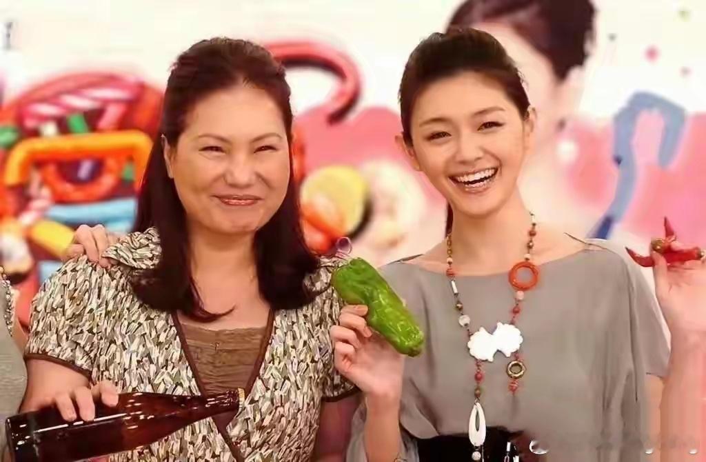 大S妈妈凌晨发文，透露汪小菲马筱梅婚期，没有为前女婿送祝福，希望两人能好好照顾孩